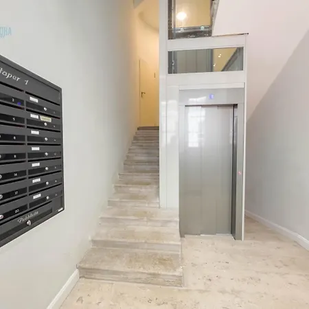 Slataper 11 Tirabora Short Rent, Con Parcheggio Privato Διαμέρισμα *
