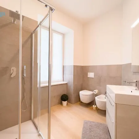 Slataper 11 Tirabora Short Rent, Con Parcheggio Privato Apartamento *